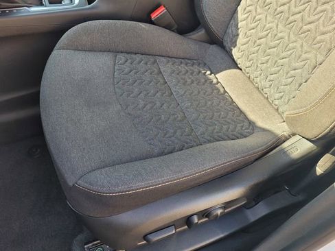 Used 2024 Chevrolet Equinox LT image 11