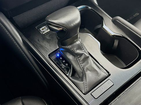 Used 2024 Lexus ES 350 w/ Premium Package image 24