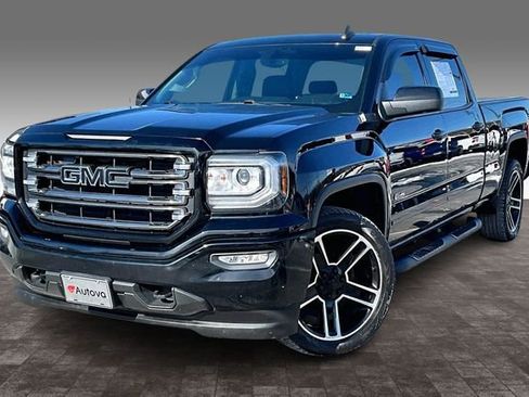 Used 2018 GMC Sierra 1500 SLT w/ Black Pack image 3