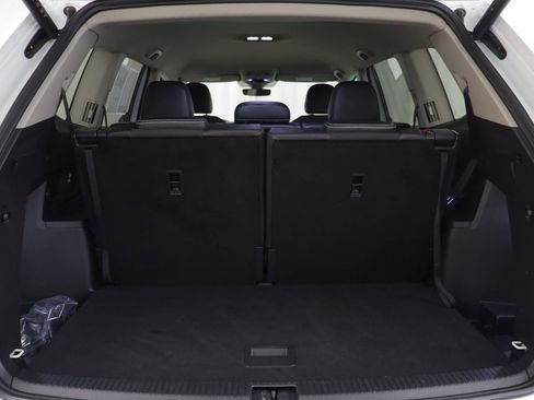 Certified 2024 Volkswagen Atlas SE w/ Black Wheel Package image 17