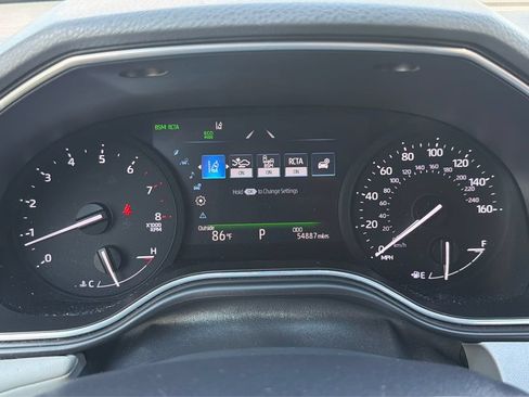 Used 2019 Toyota Avalon XLE w/ Moonroof Package FWD image 17