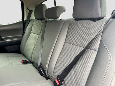 Used 2022 Toyota Tacoma SR image 22