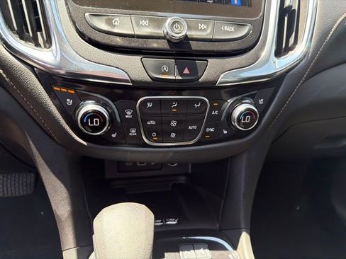 Used 2023 Chevrolet Equinox Premier AWD/4WD image 21