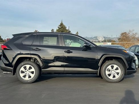Used 2025 Toyota RAV4 LE image 4