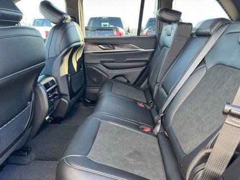 New 2026 Jeep Grand Cherokee Altitude AWD/4WD image 27