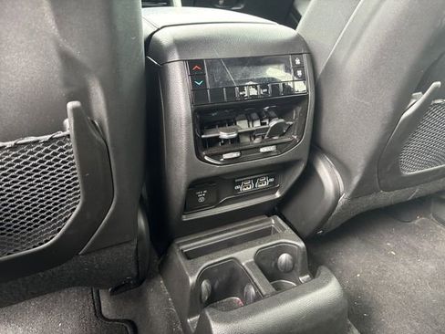 Used 2025 Jeep Grand Cherokee L Laredo w/ Luxury Tech Group I image 16