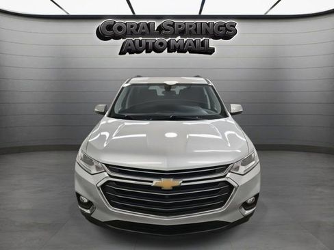 Used 2018 Chevrolet Traverse LT image 2