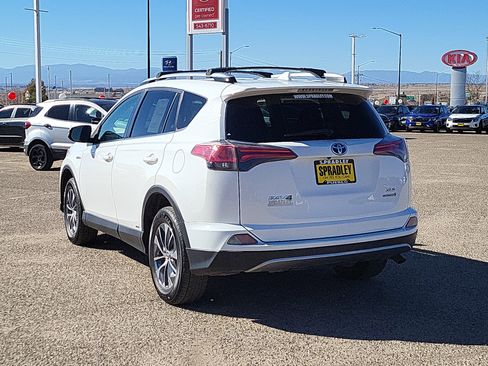 Used 2018 Toyota RAV4 XLE image 3