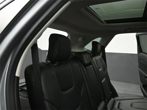 Certified 2022 Ford Edge Titanium w/ Class II Trailer Tow Package image 26