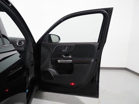 Used 2024 Mercedes-Benz EQB 250+ image 57