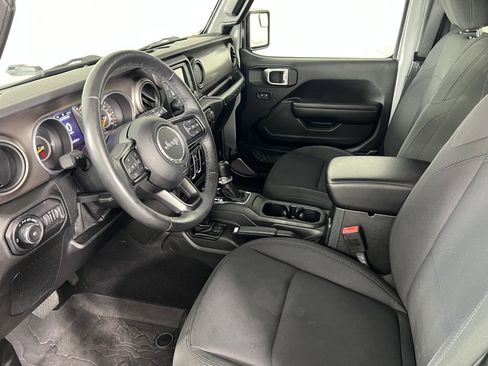 Used 2018 Jeep Wrangler Unlimited Sport S image 4