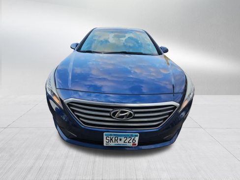 Used 2016 Hyundai Sonata SE FWD image 2