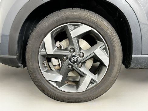 Used 2023 Hyundai Venue SEL image 11