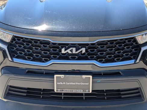 Used 2022 Kia Sorento LX AWD/4WD image 9
