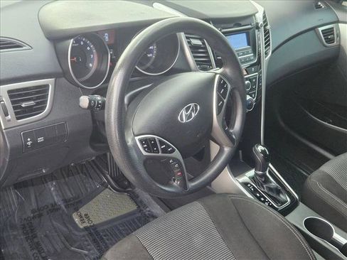 Used 2017 Hyundai Elantra GT image 10