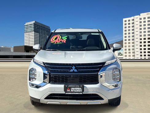 New 2025 Mitsubishi Outlander 4WD Plug-In Hybrid image 2