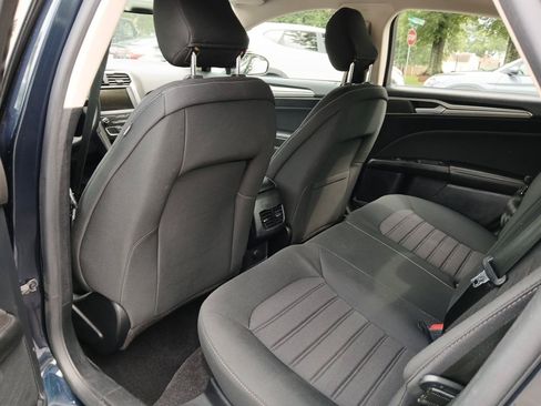Used 2020 Ford Fusion SE FWD image 12