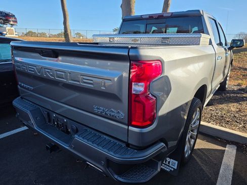 Used 2020 Chevrolet Silverado 1500 High Country w/ Technology Package image 6