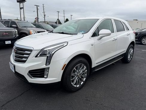 Certified 2018 Cadillac XT5 Luxury w/ Driver Awareness Package AWD/4WD image 3