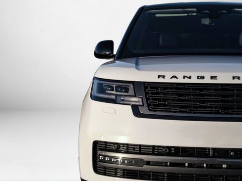 Used 2022 Land Rover Range Rover SE image 42