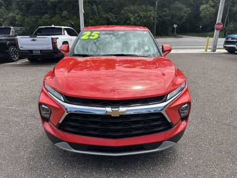 Used 2025 Chevrolet Blazer LT FWD image 11