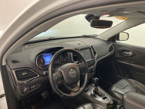 Used 2019 Jeep Cherokee Trailhawk w/ Comfort & Convenience Group image 8