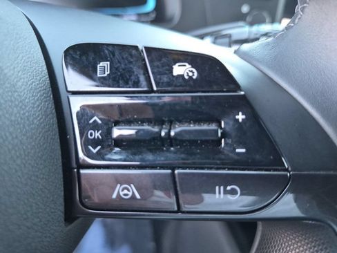 Used 2025 Hyundai Elantra Sport FWD image 19