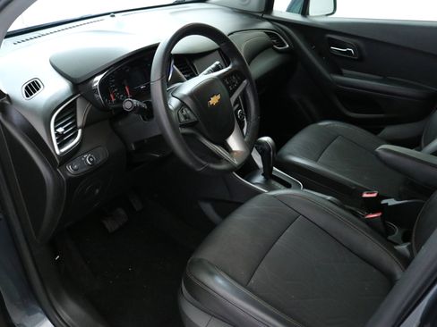 Certified 2022 Chevrolet Trax LT w/ LT Convenience Package image 24