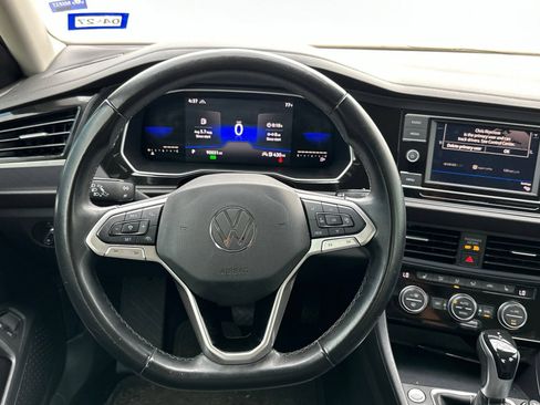 Used 2022 Volkswagen Jetta SE FWD image 12