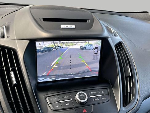 Used 2017 Ford Escape SE w/ Equipment Group 201A FWD image 26