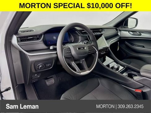 New 2025 Jeep Grand Cherokee L Laredo image 9