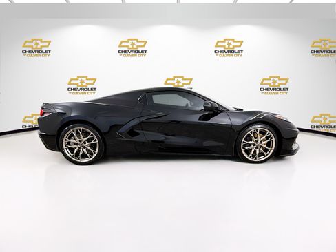 Used 2024 Chevrolet Corvette Stingray Preferred Conv w/ Z51 Performance Package RWD image 9