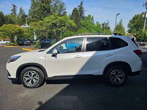 Used 2023 Subaru Forester Premium AWD/4WD image 4