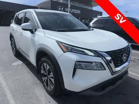 Used 2023 Nissan Rogue SV image 7