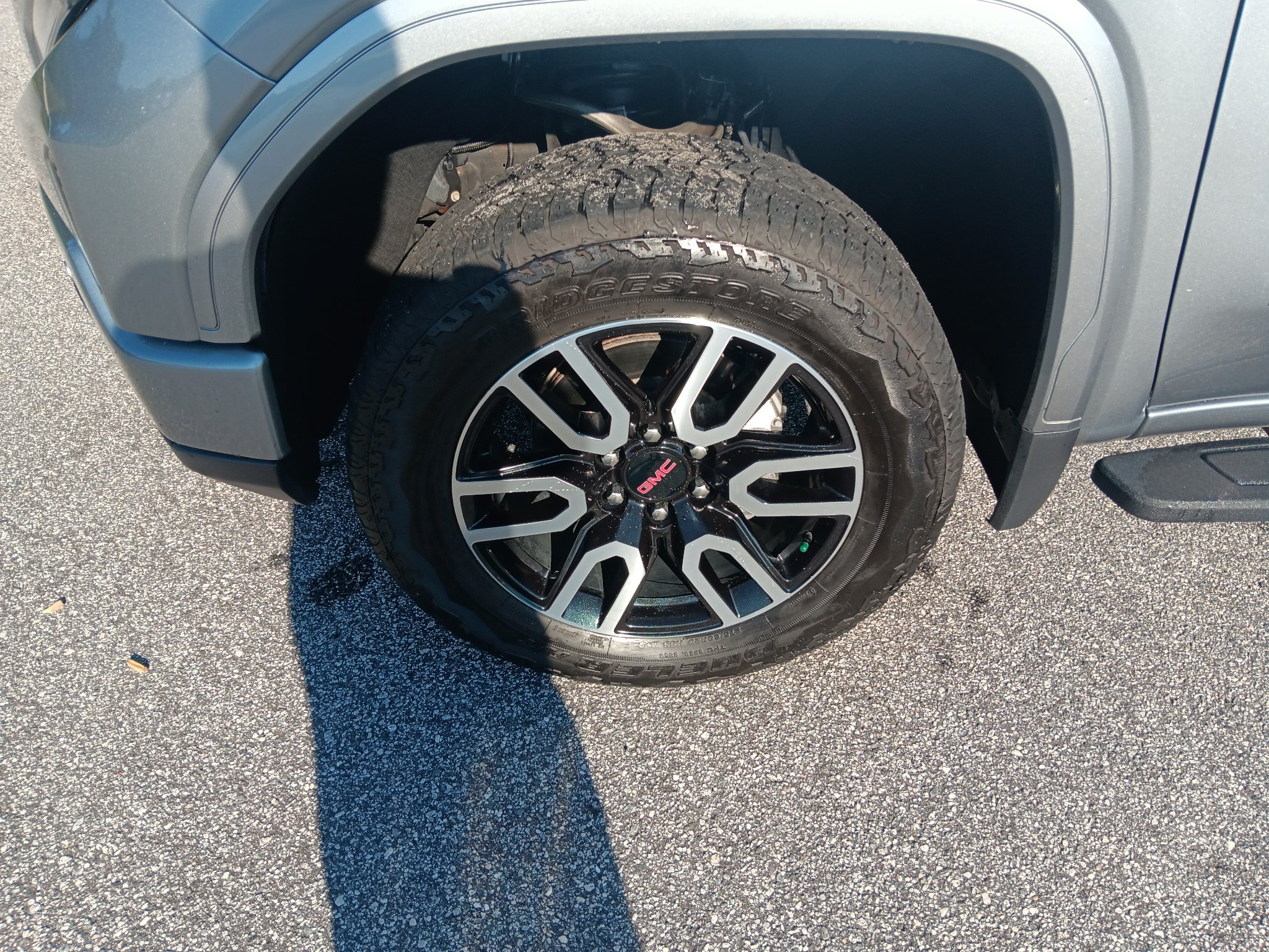 Used 2025 GMC Sierra 1500 AT4 w/ AT4 Premium Package AWD/4WD image 2