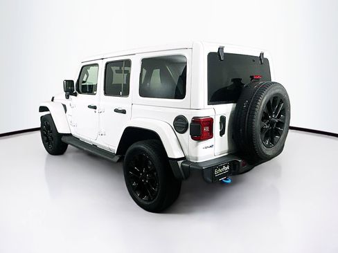 Used 2022 Jeep Wrangler Unlimited Sahara w/ Cold Weather Group AWD/4WD image 5