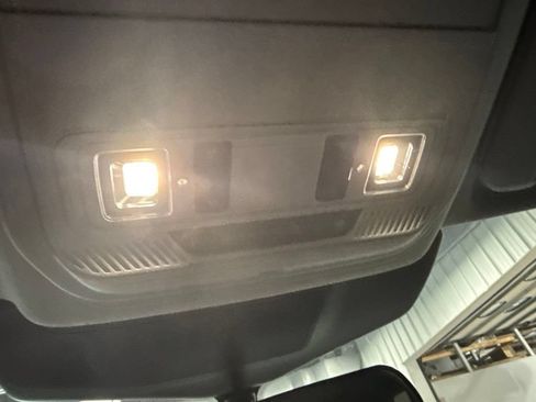 Used 2024 Ford Explorer XLT w/ Equipment Group 202A AWD/4WD image 23