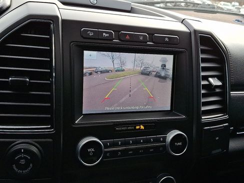 Used 2021 Ford Expedition Max Limited image 19