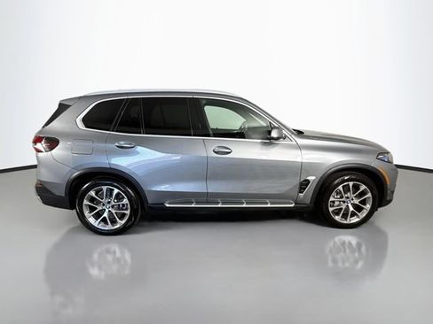 Used 2025 BMW X5 xDrive50e w/ Executive Package AWD/4WD image 8