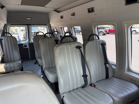 Used 2008 Ford E-250 and Econoline 250 Extended RWD image 19