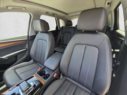Certified 2023 Audi Q5 2.0T Premium w/ Convenience Package AWD/4WD image 11