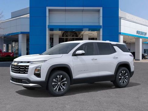 New 2026 Chevrolet Equinox LT image 2