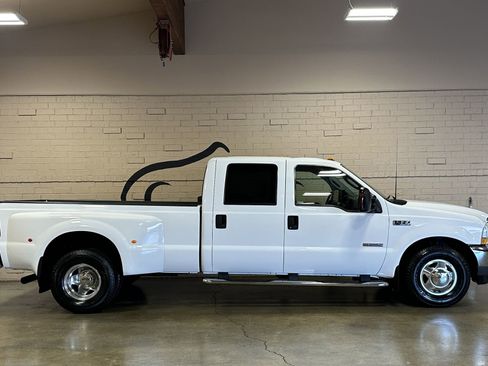Used 2003 Ford F350 2WD Crew Cab DRW Super Duty image 2