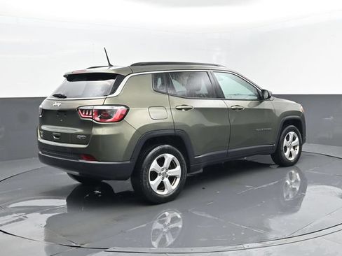 Used 2018 Jeep Compass Latitude AWD/4WD image 19