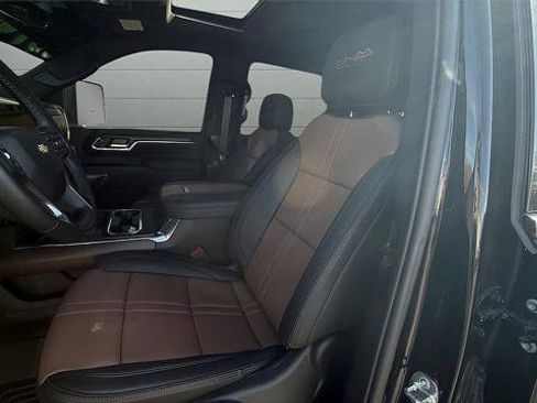 Used 2025 Chevrolet Silverado 2500 High Country w/ High Country Premium Package image 4