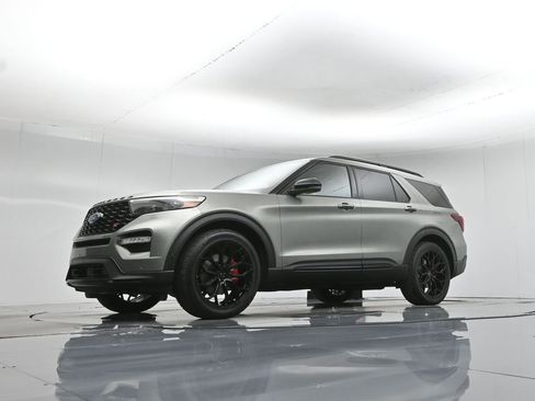 Used 2020 Ford Explorer ST w/ ST Street Pack image 53