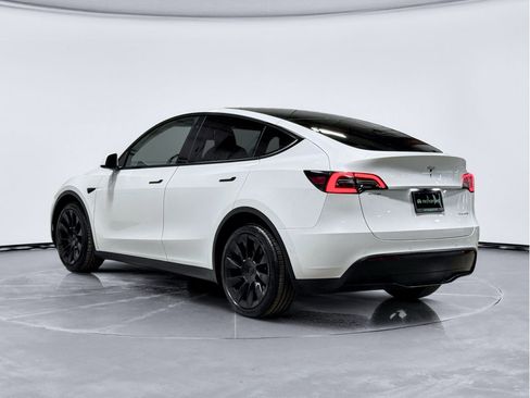 Used 2021 Tesla Model Y Long Range AWD/4WD image 2