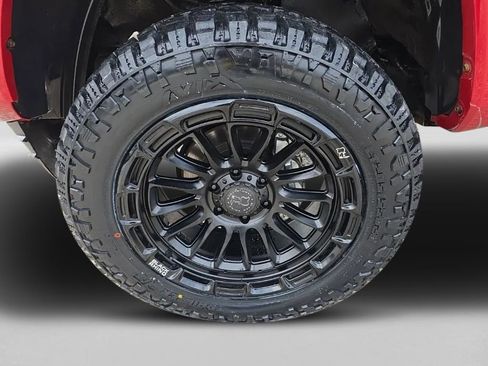 Used 2018 Toyota Tacoma TRD Sport image 10