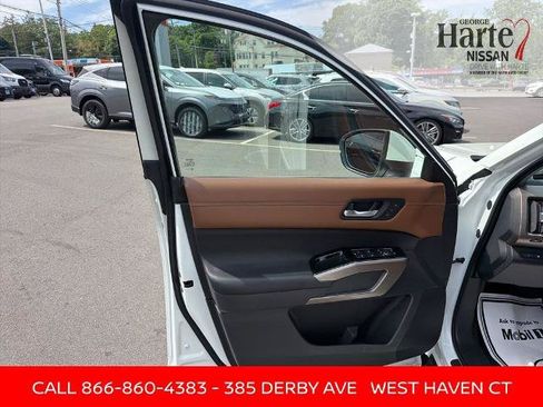 Certified 2023 Nissan Pathfinder Platinum AWD/4WD image 11