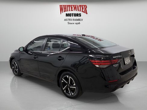 Used 2024 Nissan Sentra SV image 2